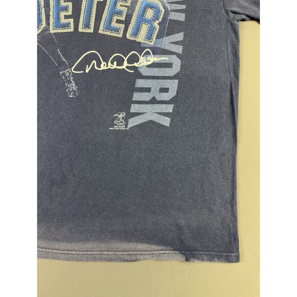 Rare Vintage Y2K Derek Jeter New York Yankees Baseball MLB Art Faded Tee - Picture 6 of 8